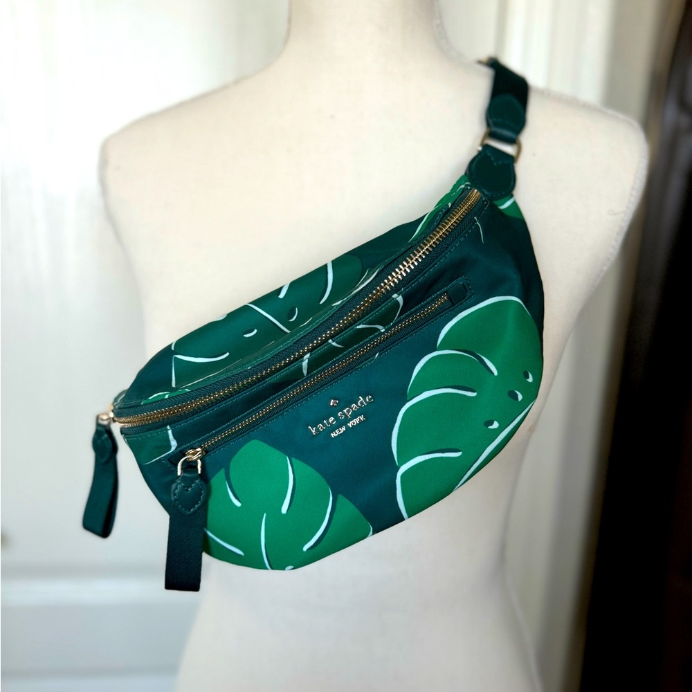 Kate Spade monstera belt bag 🍃